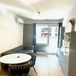 Amazing Estoria شقة بوخارست